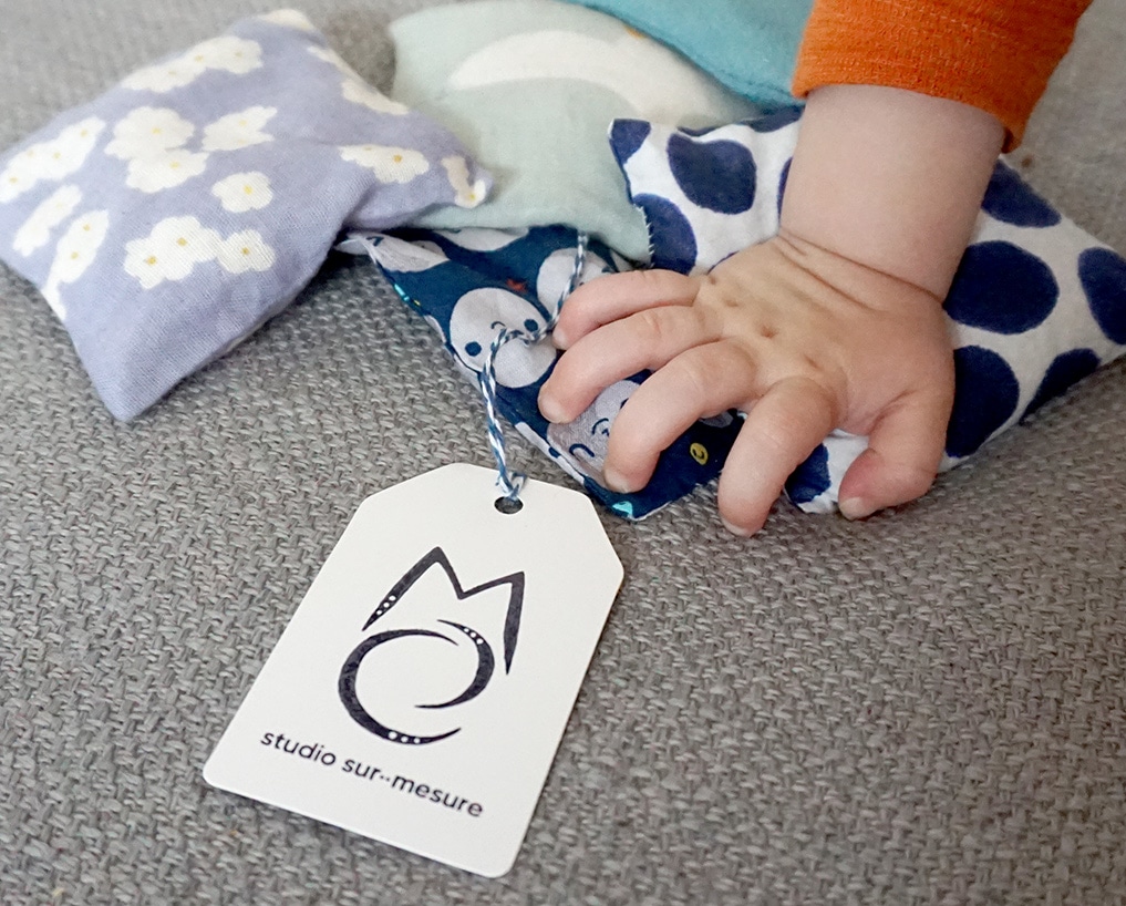 Coussins tactiles inspires methode Montessori – Elio – Tissus imprimes – Jouets enfants – 3