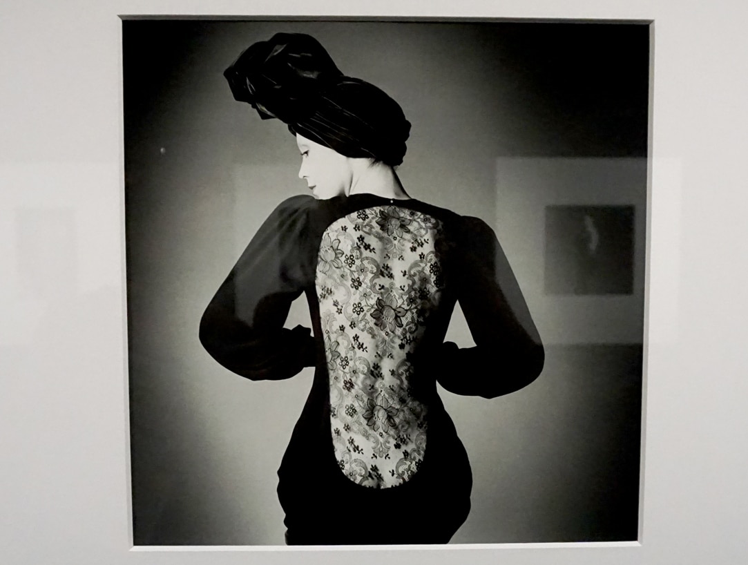 Exposition_Back-side-Dos-a-la-mode_Musee-Galliera-Musee-Bourdelle_3